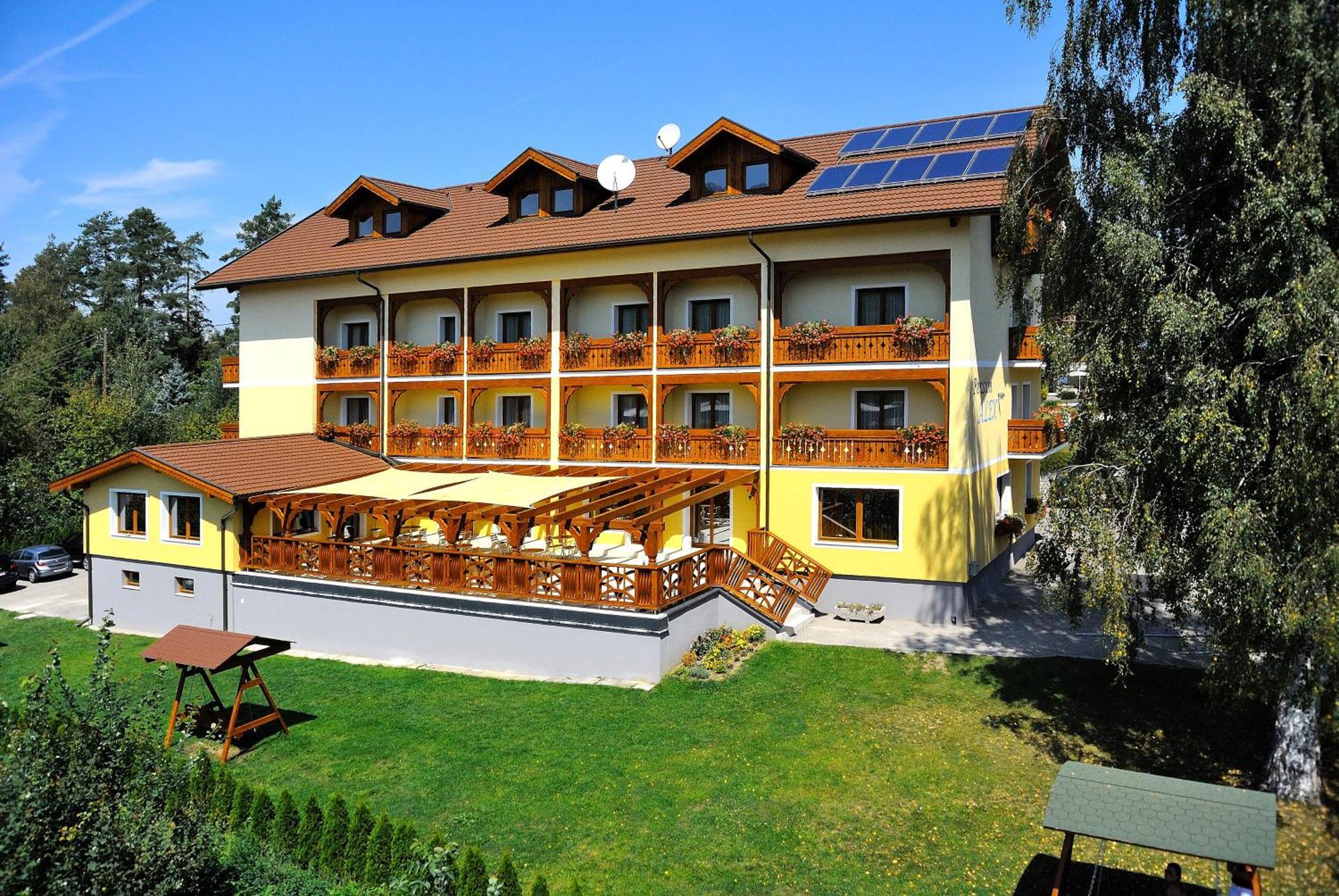 Hotel Alex Sankt Kanzian am Klopeiner See Exterior photo